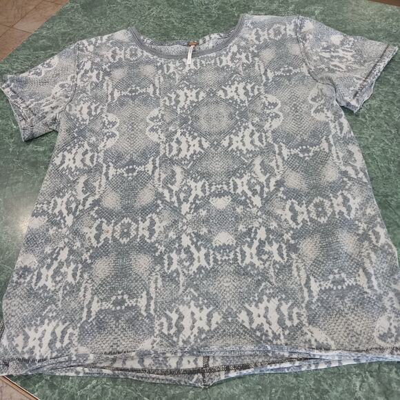 Free People Women's Tourist Tee Black Snake Combo Short Sleeve Size Medium - Picture 1 of 12